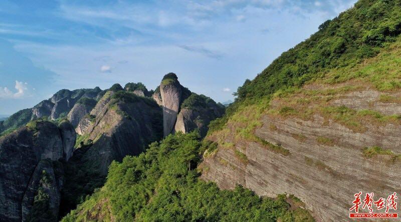 從長遠來說,會促使景區加大門票以外的旅游產品研發和旅游服務提供