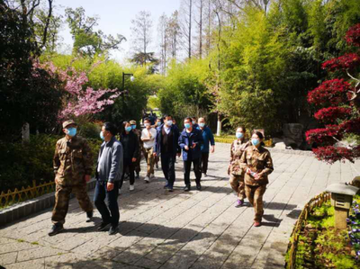 援襄醫療隊參觀習家池景區