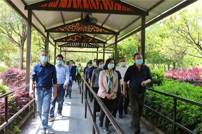 省文旅廳廳長褚子育到杭州野生動物世界檢查指導防疫和接待工作